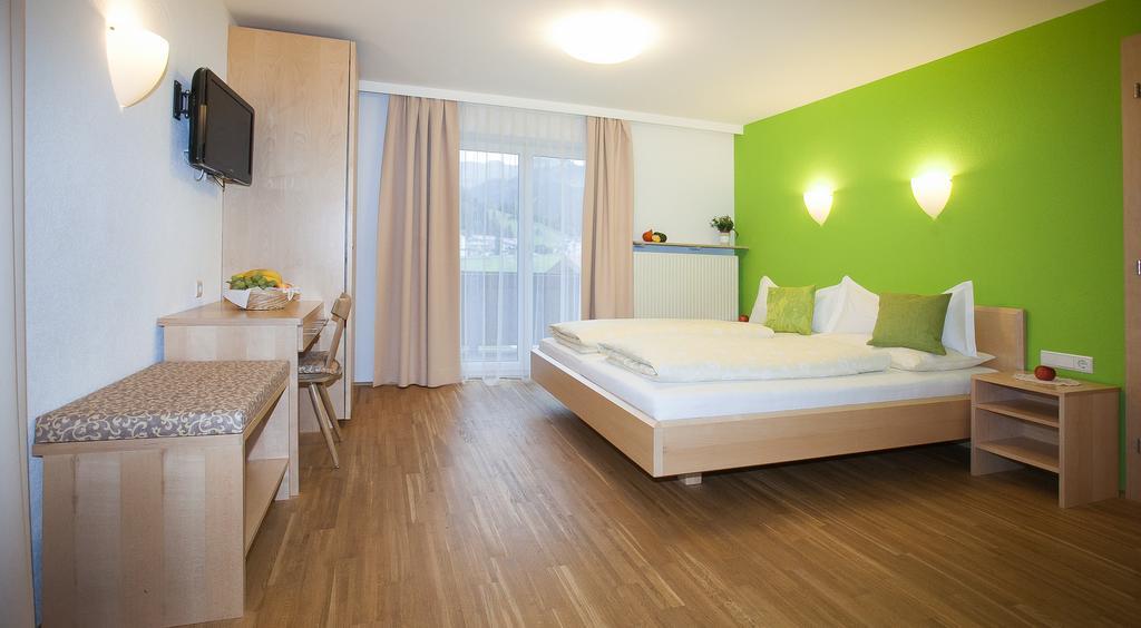 Busslehner Apartments อาเคนเคียร์ค ภายนอก รูปภาพ