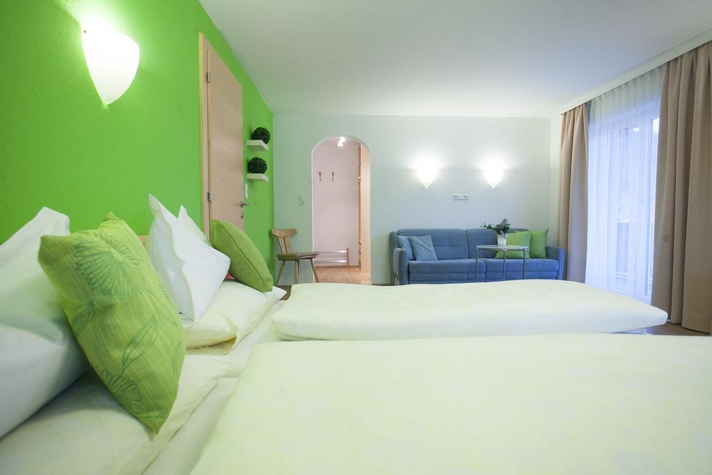 Busslehner Apartments อาเคนเคียร์ค ภายนอก รูปภาพ