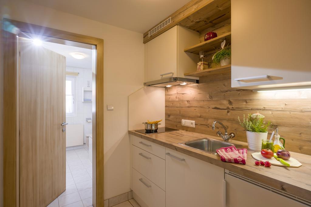 Busslehner Apartments อาเคนเคียร์ค ภายนอก รูปภาพ
