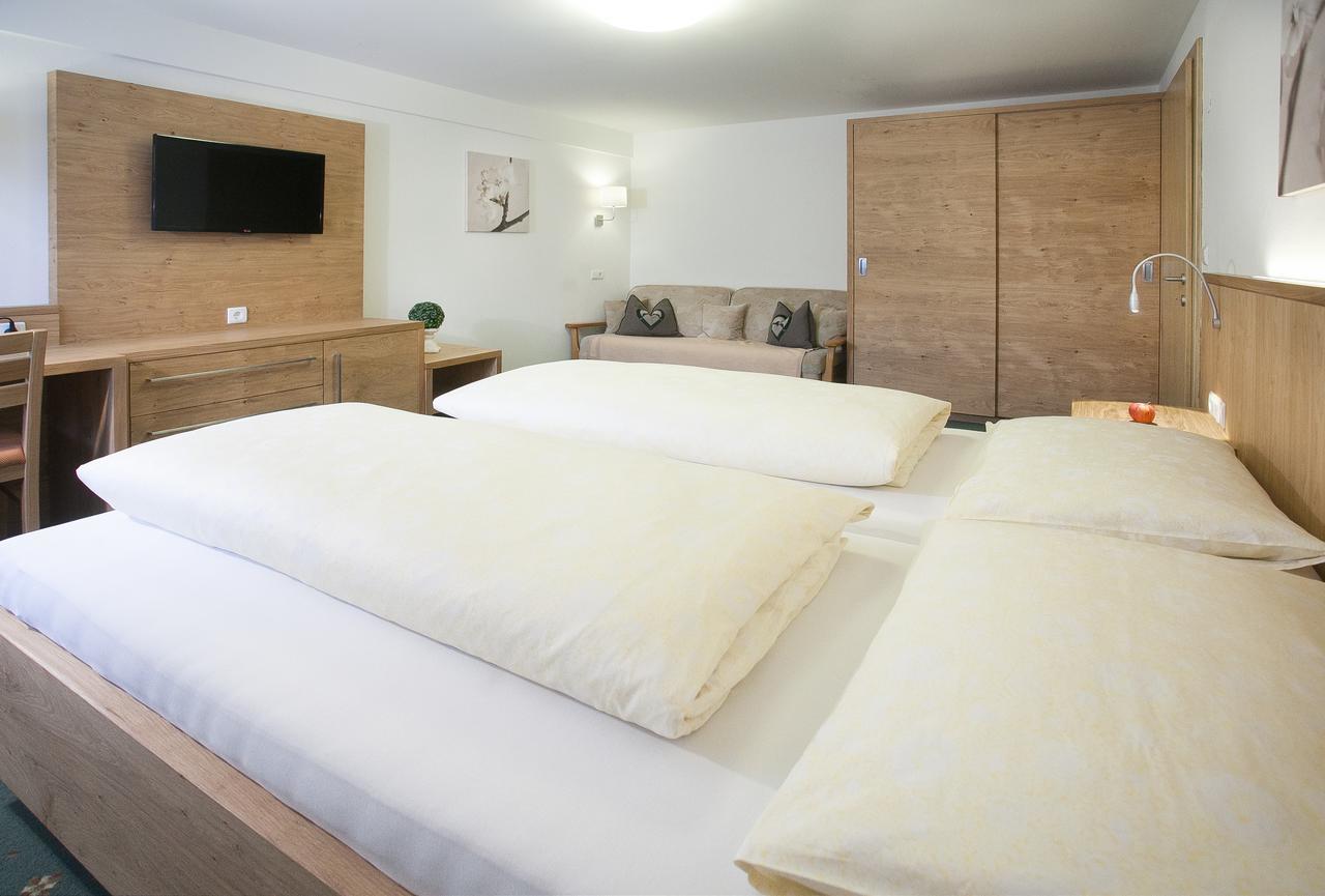 Busslehner Apartments อาเคนเคียร์ค ภายนอก รูปภาพ