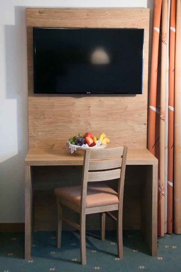 Busslehner Apartments อาเคนเคียร์ค ภายนอก รูปภาพ